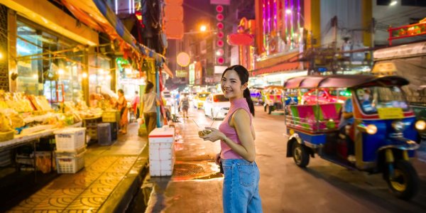 Odkryj tajemnice street food w Bangkoku: kulinarna przygoda